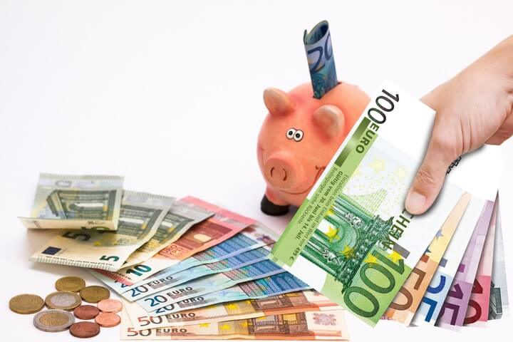 hand-money-brand-cash-currency-euro-675006-pxhere.com